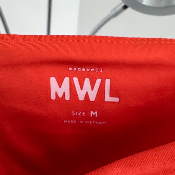 Red Spaghetti-Strap Ruched Crop Top - Picture 2 of 2